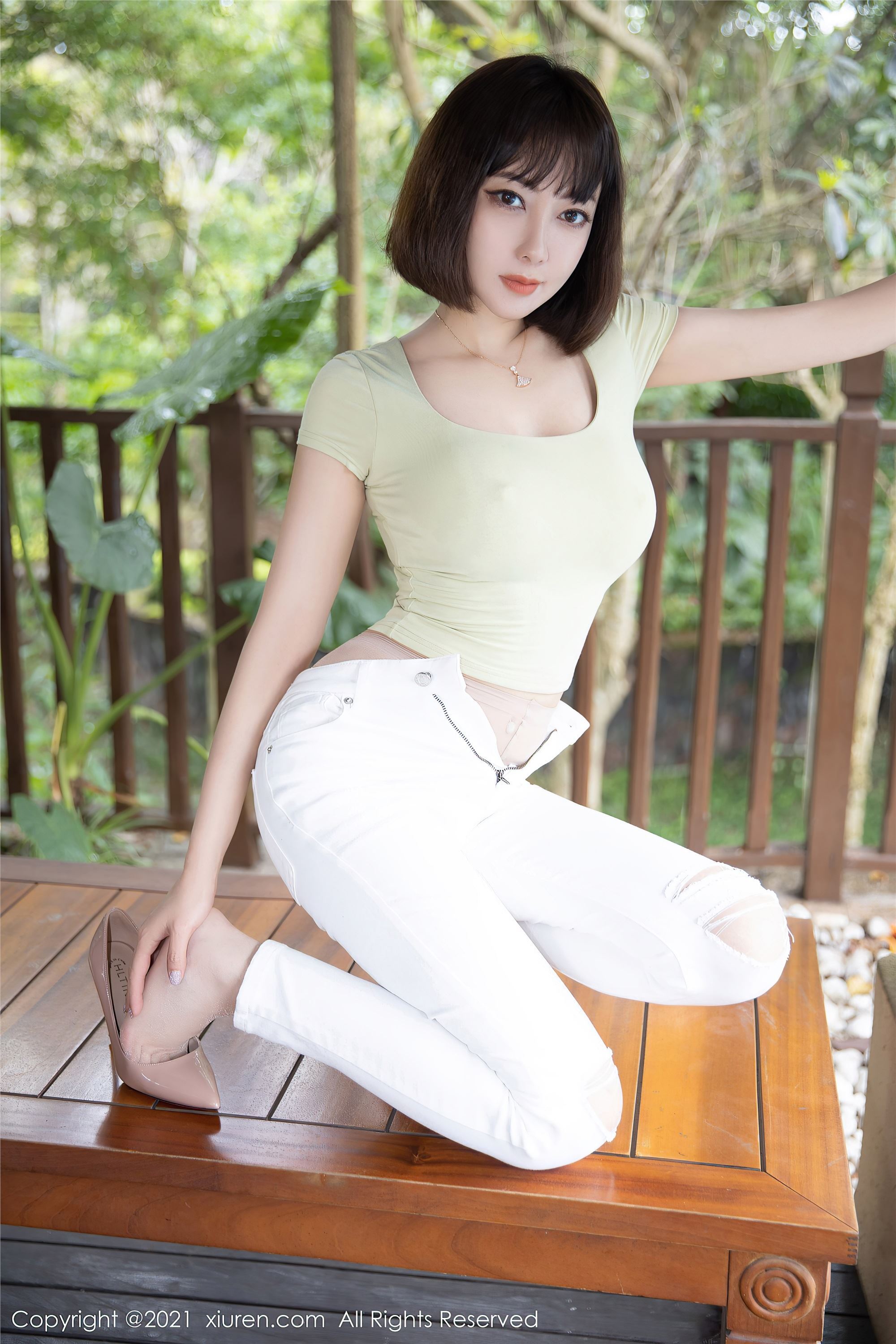 XIUREN秀人网 2021.07.22 No.3704 果儿Victoria